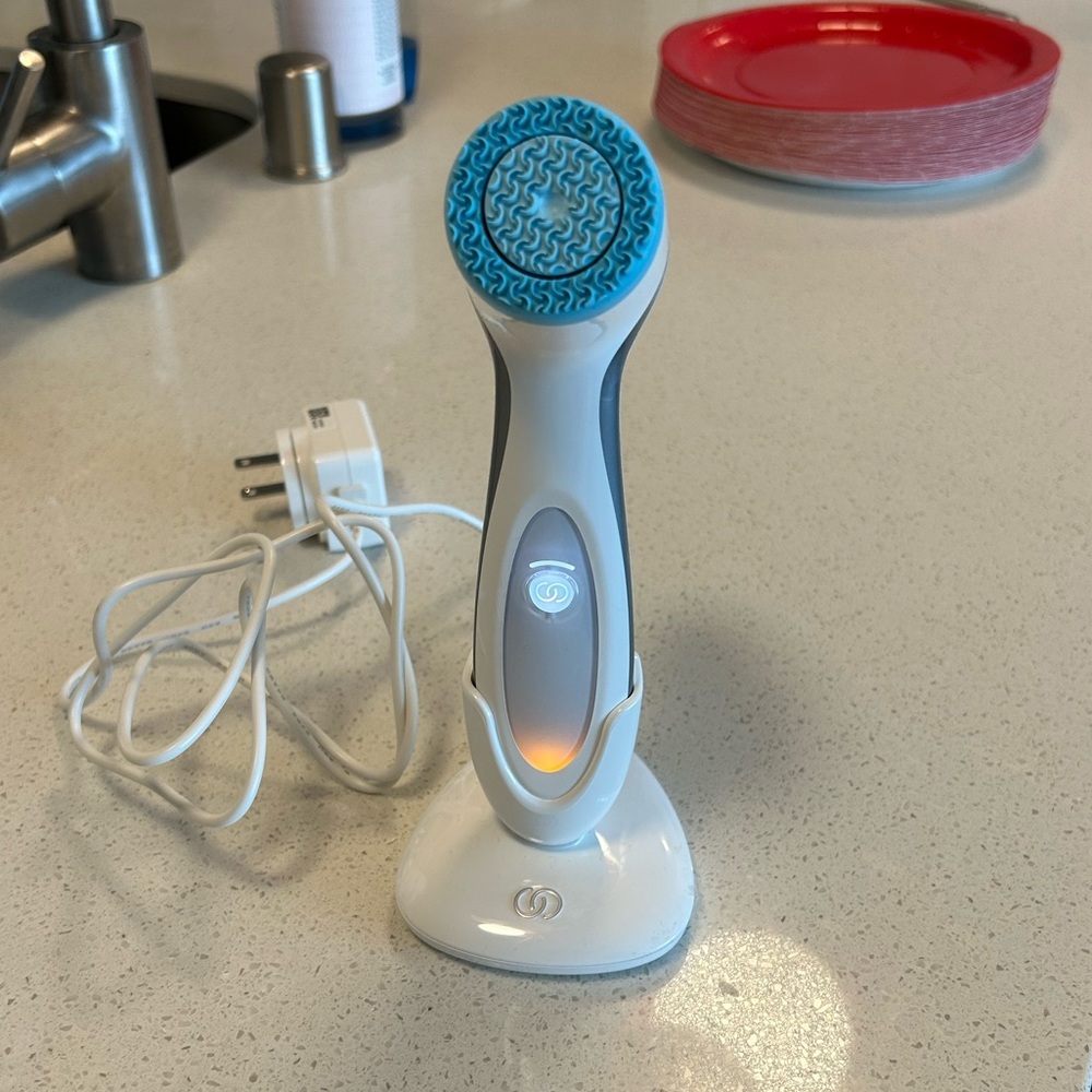 Nu Skin Lumi Spa - device, charger and brand new unused head